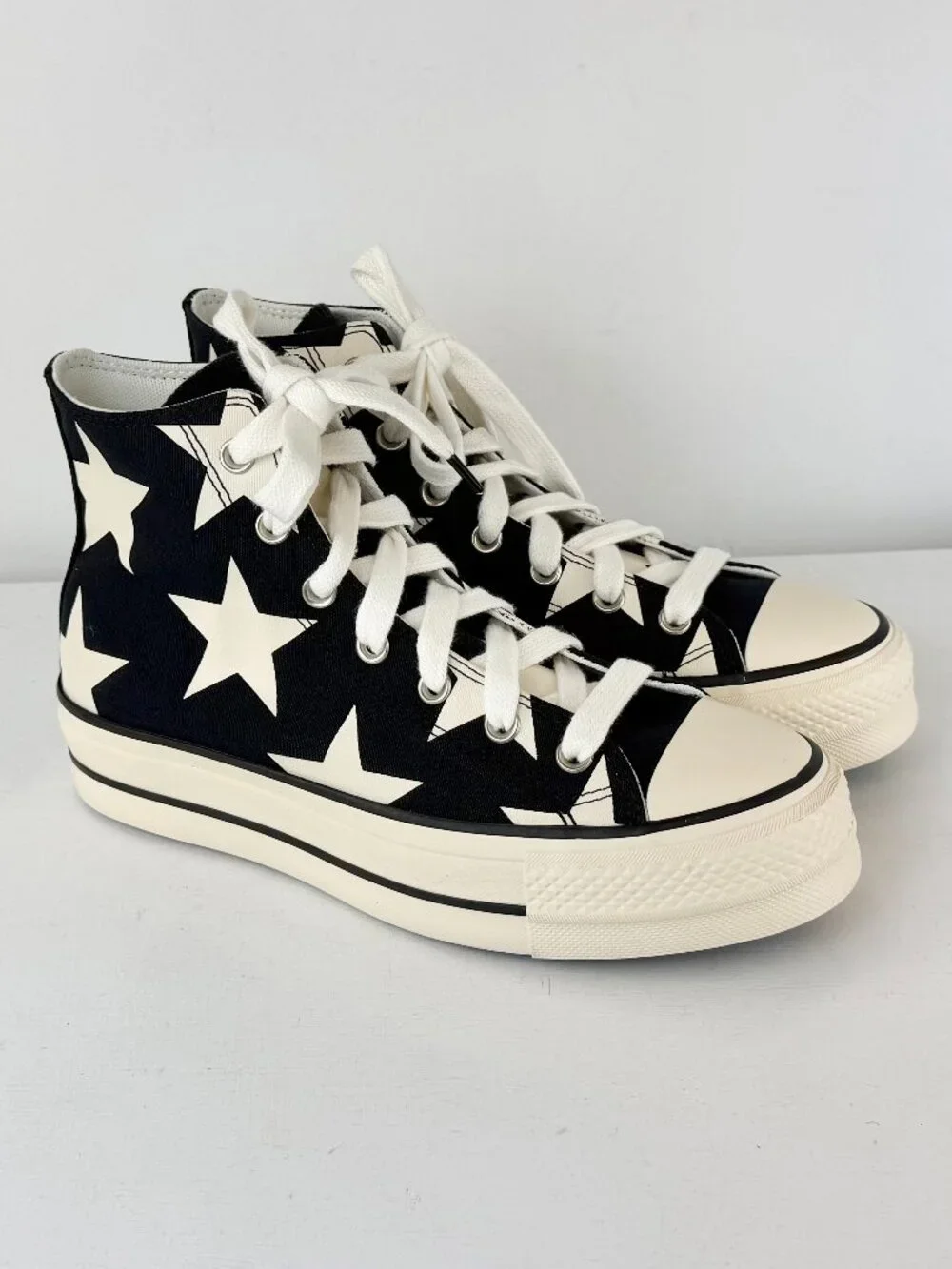 Women's 9 - Converse Chuck Taylor All Star Lift Large Stars - A09903C